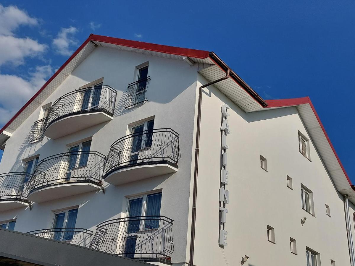 Caliente / Ozzy Hotel Uniescie Ngoại thất bức ảnh