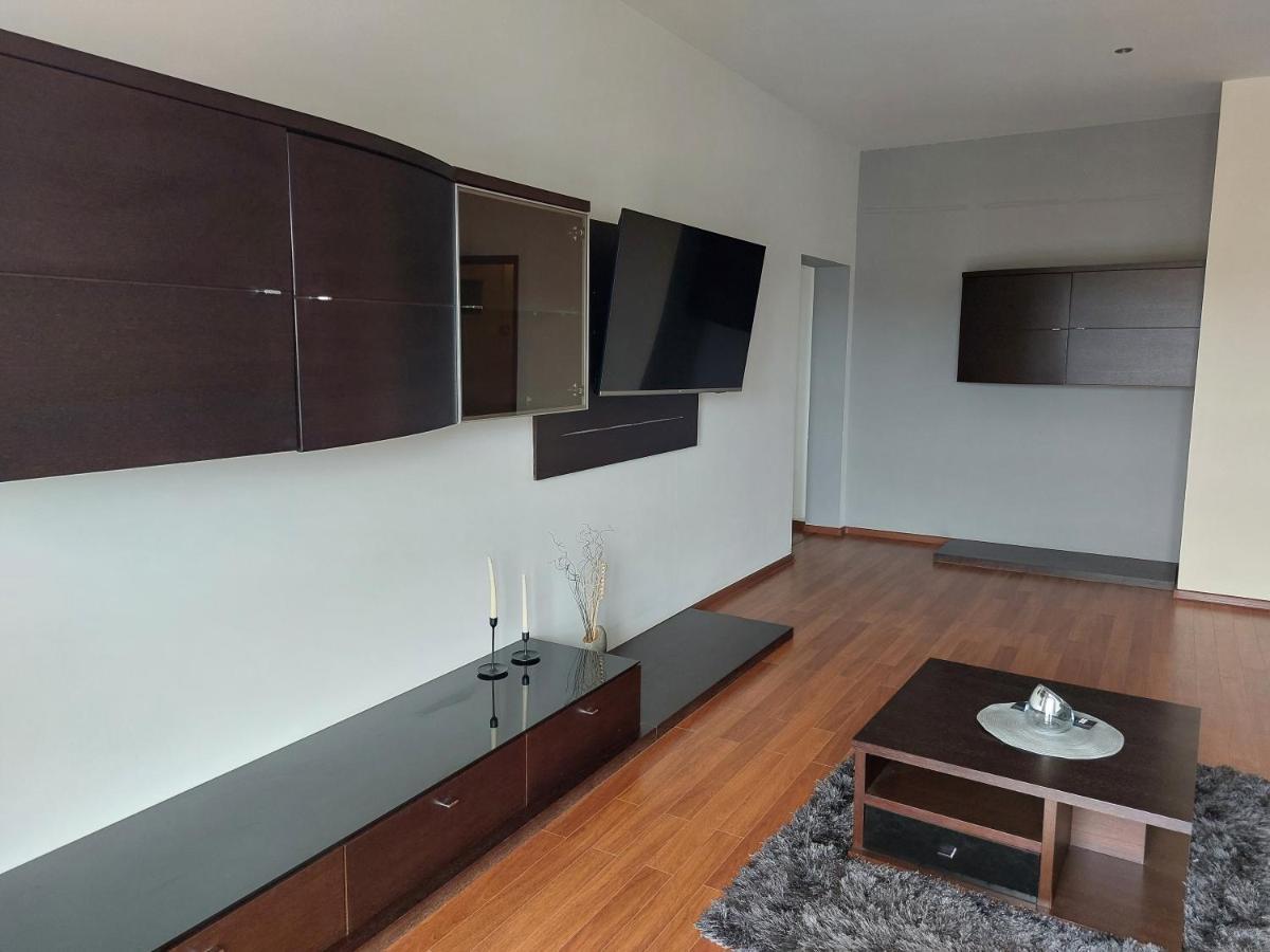 Caliente / Ozzy Hotel Uniescie Ngoại thất bức ảnh