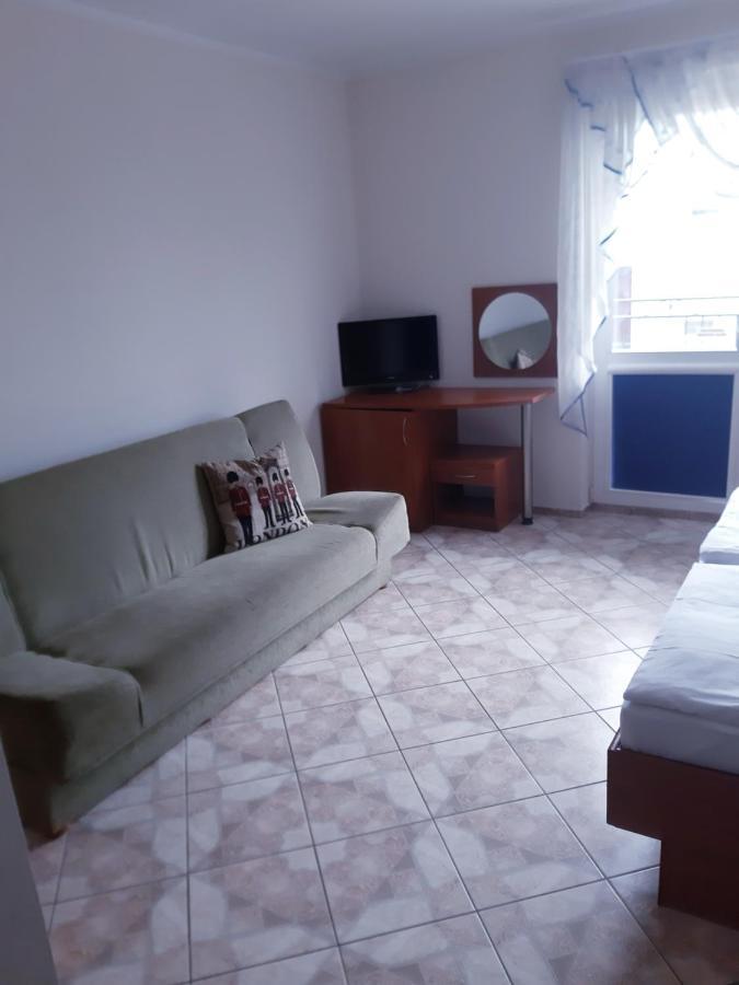Caliente / Ozzy Hotel Uniescie Ngoại thất bức ảnh